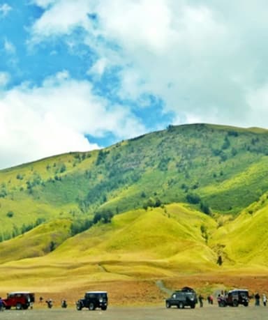 Bukit Teletubbies dan Padang Savana