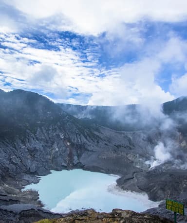 Tangkuban Perahu