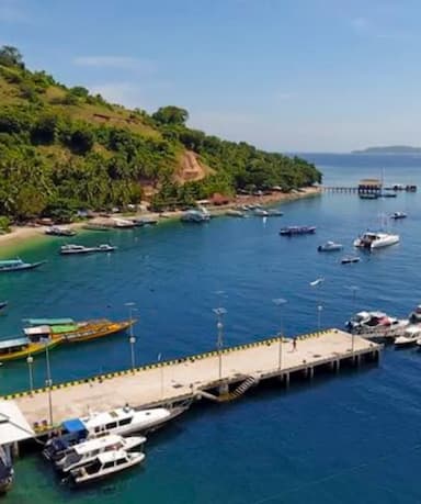 Pelabuhan Teluk Nere/Bangsal