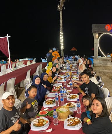 Makan Malam Jimbaran 