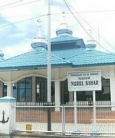 Berkumpul di Dermaga Kamal Muara (Masjid Nurul Bahar)