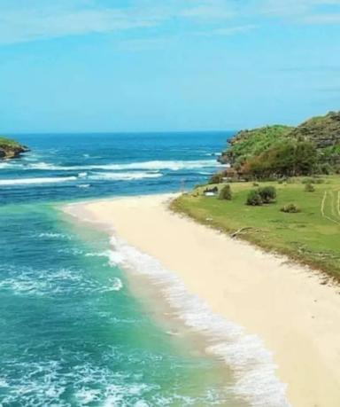 Pantai Mblosok (Pantai Perawan)