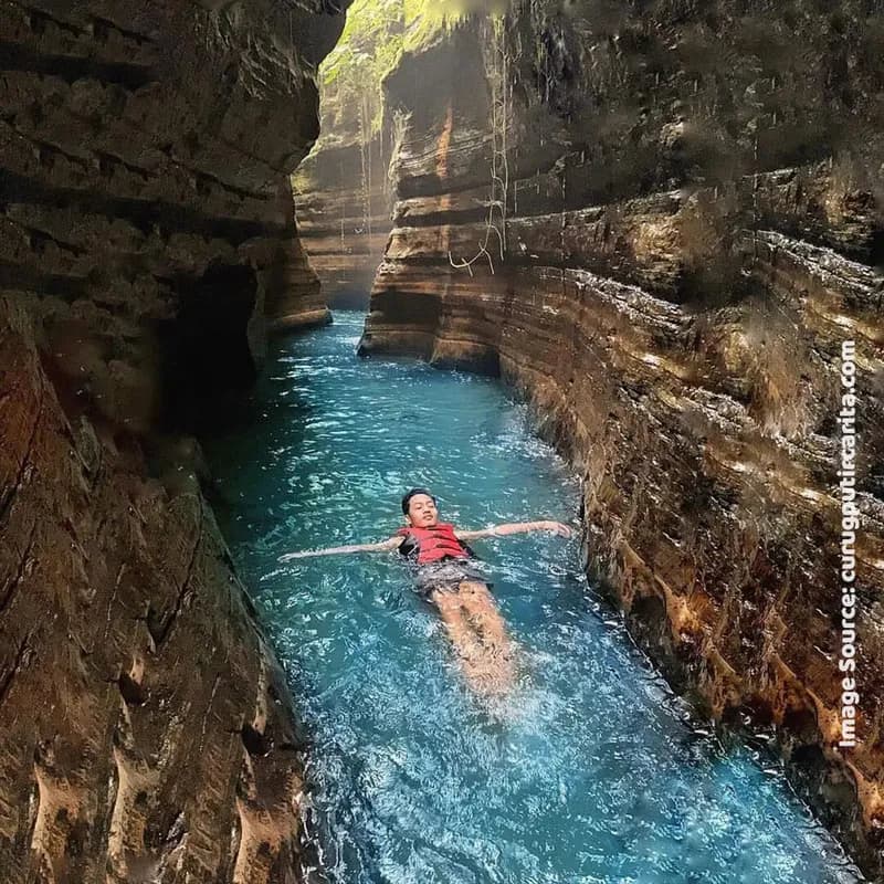 body-rafting-curug-putri