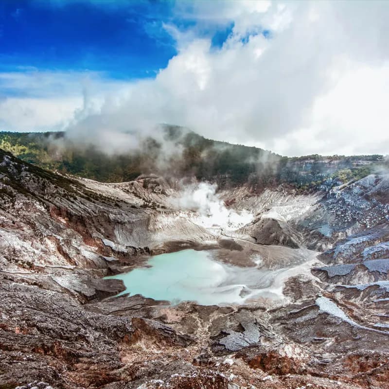 tangkuban-perahu