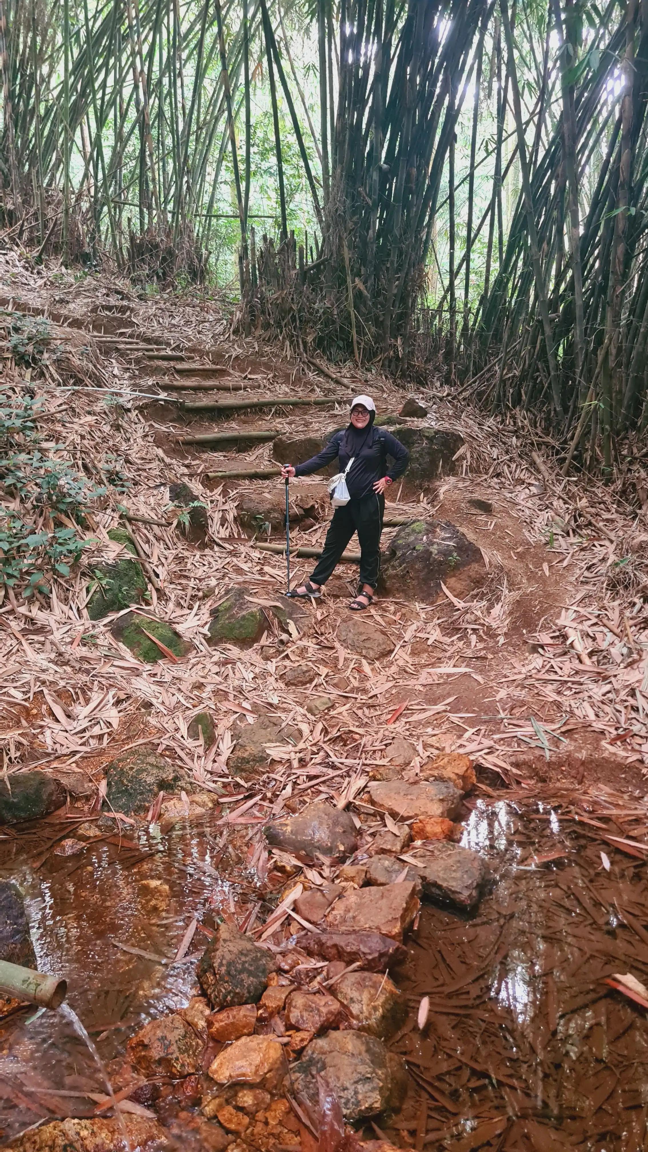 Foto review Trekking Curug Ciburial - Hordeng 3
