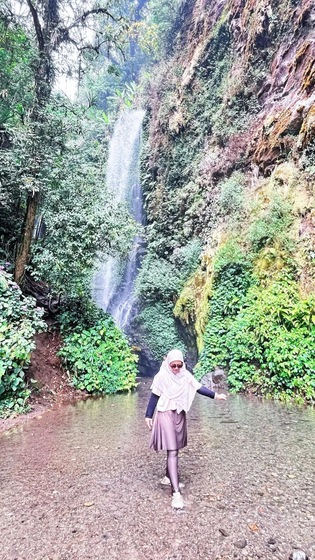 Foto review Trekking Curug Cibeureum 3